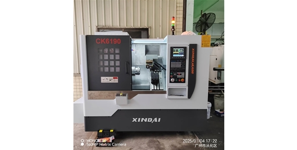 ?CK6190數控車床(90排刀機）+側銑動力頭（1組兩個頭）1組?（X軸最大行程?900mm??Z軸最大行程?380mm）
