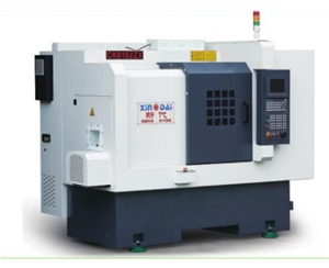CK6152ZX數控車床（刀塔機）（X軸最大行程 900mm Z軸最大行程370mm）